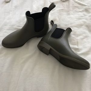Rain boots